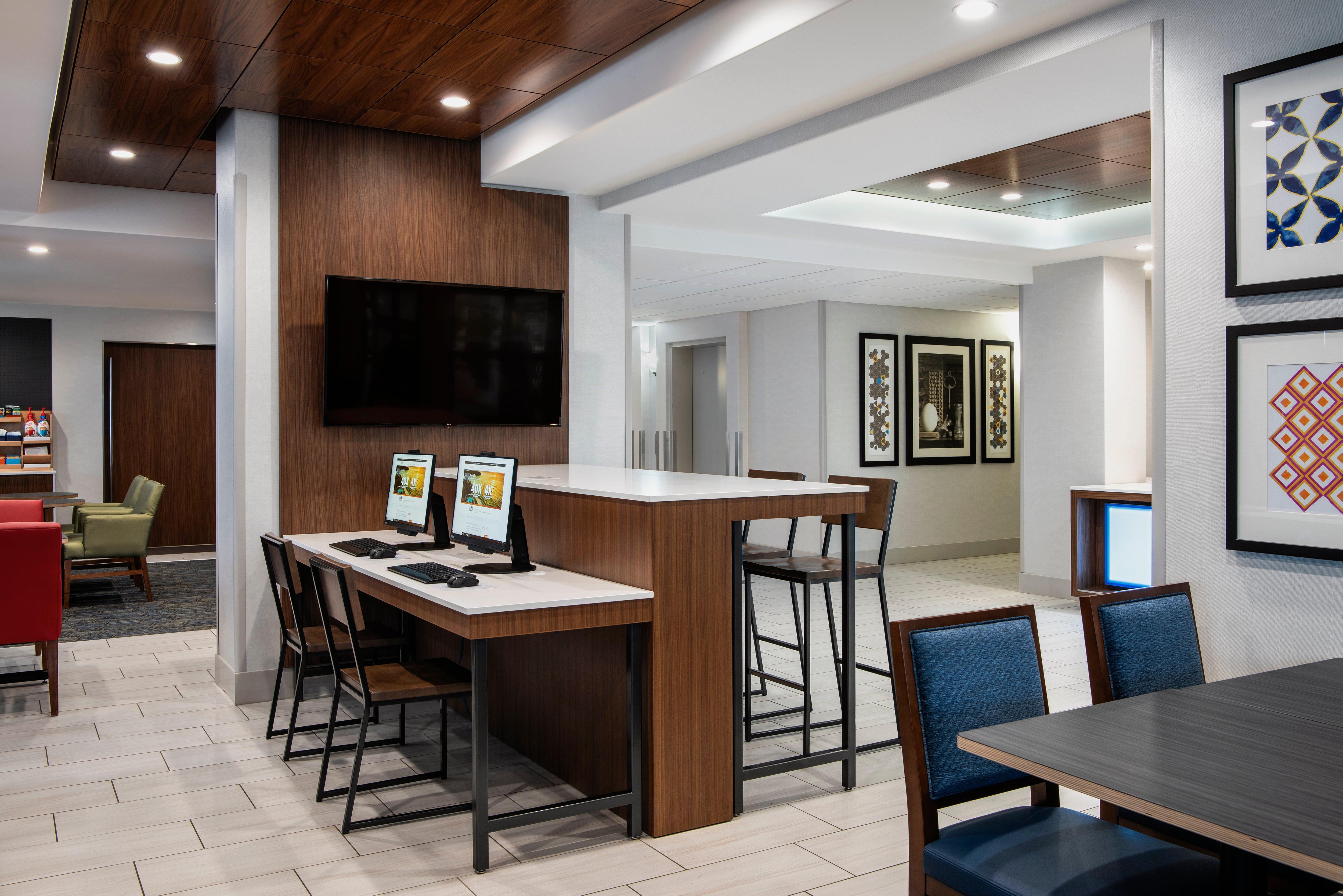 Holiday Inn Express Hotel & Suites Saskatoon By Ihg Ngoại thất bức ảnh